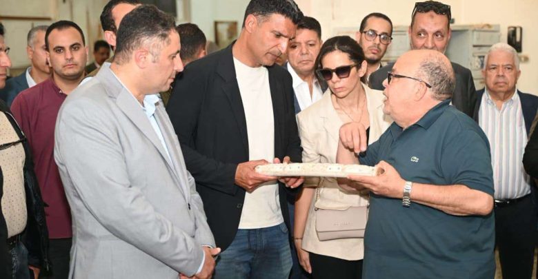 وزير الصناعة يتفقد 4 مصانع للأخشاب والأثاث بالمنطقة الصناعية بدمياط الجديدة