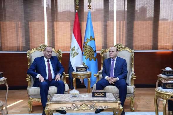 وزير العمل ومحافظ الغربية يبحثان ملفات العمل والاستثمار والتشغيل