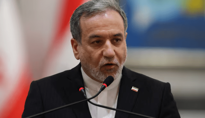 وزير خارجية إيران يوجه رسالة إلى دول الجوار.. ماذا قال؟