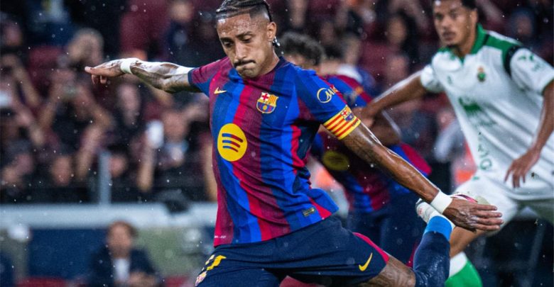 3 ضربات جزاء.. هاتريك رافينها يقود برشلونة لاكتساح راسينج بسباعية في الدوري الإسباني