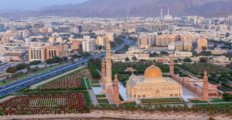 7.69 مليون مسافر عبر مطارات عُمان خلال 7 أشهر بانخفاض 8.1%