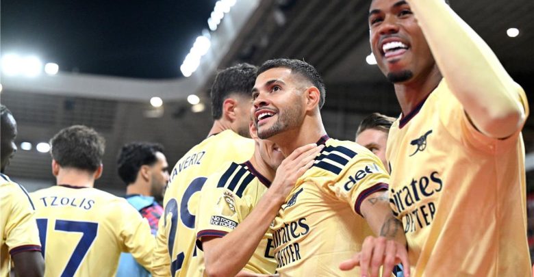 آرسنال يتصدر الدوري الإنجليزي بثنائية أمام سندرلاند