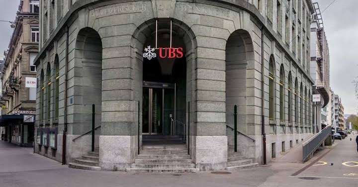 أزمة رأس المال تضع «UBS» أمام خيارات جديدة.. 8 بنوك تبحث فرص الاندماج