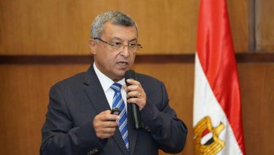 أسامة كمال: الضبابية مستمرة في سوق النفط.. ولا أتوقع تحريك أسعار الوقود للمواطنين