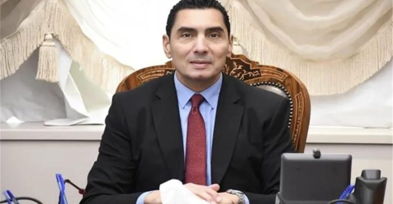 أول تحرك من وزارة الرياضة بشأن أزمة منتخب مصر ومحمد صلاح