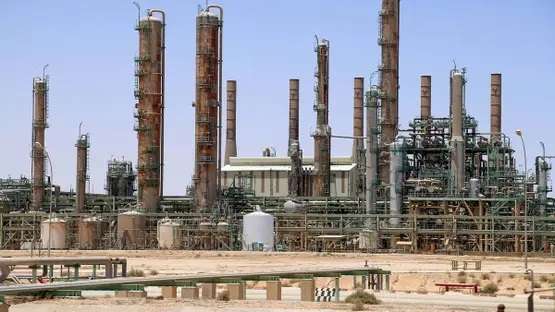 إيقاف وحدة تكرير بمصفاة الزاوية الليبية جراء إغلاق خط أنابيب الشرارة