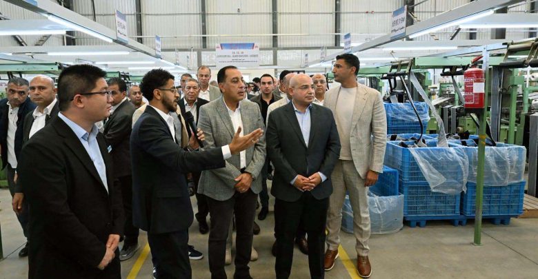 استثمارات 10 ملايين دولار.. رئيس الوزراء يفتتح مصنعًا لمنتجات وإكسسوارات الأبواب والنوافذ