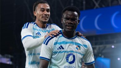 الخسارة الأولى.. الهلال يسقط أمام نيوم بثنائية في الدوري السعودي