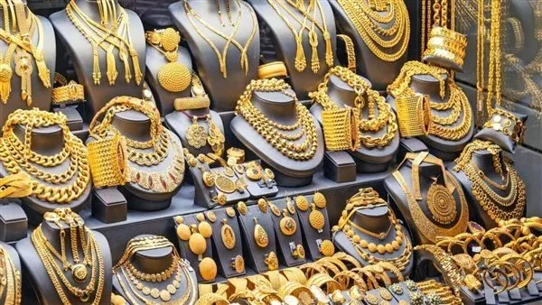 الذهب يحافظ على مكاسبه.. سعر الذهب اليوم الأحد وعيار 24 يسجل 7234 جنيها