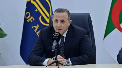 الرئيس الجزائري يعين محافظ البنك المركزي محمد لمين لبو وزيرًا للمالية