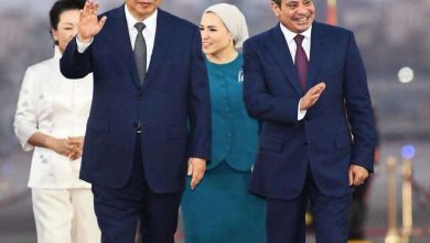 الرئيس السيسي وقرينته يصطحبان الرئيس الصيني وقرينته في جولة بالمتحف الكبير