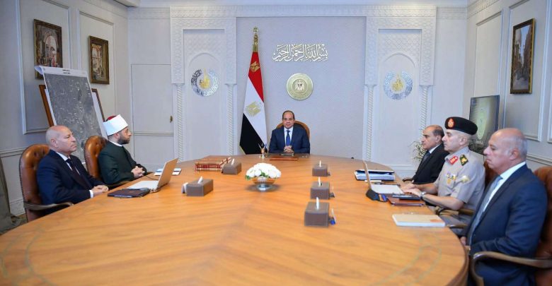 الرئيس السيسي يصدر توجيهات عاجلة لوزير الأوقاف ومحافظ القاهرة.. تفاصيل