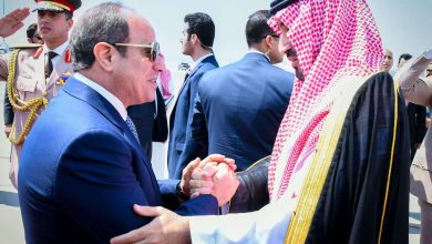 الرئيس السيسي يودع ولي العهد السعودي بمطار القاهرة