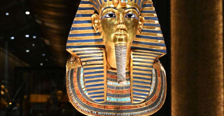 السياحة المصرية تواصل النمو رغم التوترات.. 12.7 مليون سائح و12 مليار دولار إيرادات خلال 8 أشهر
