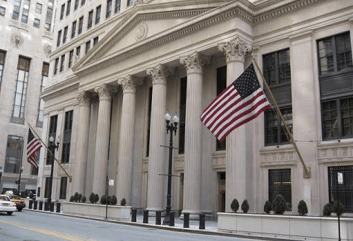 الفيدرالي الأمريكي يعتمد تعديلات نهائية على اختبارات الضغط السنوية للبنوك الكبرى