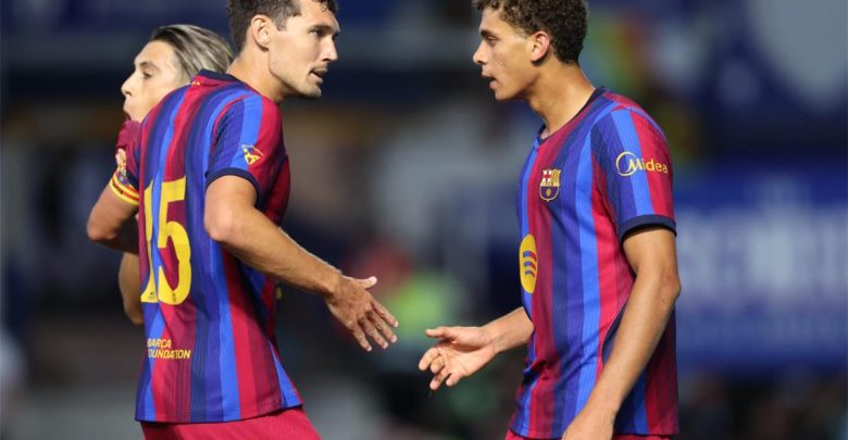 الكشف عن مدة غياب لاعب برشلونة بعد إصابته أمام إشبيلية