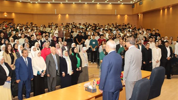 بحضور رئيس مجلس الأمناء.. جامعة مصر الجديدة تستقبل دفعتها الذهبية الأولى