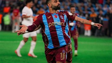 بدراجة نارية.. جمهور طرابزون يسخر من مدافع جالطة سراي بعد هدف محمد صلاح