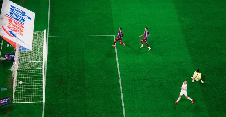 بطريقة رائعة.. محمد صلاح يسجل هدف طرابزون سبور الأول أمام جالطة سراي