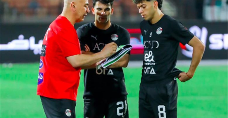 بعد أزمة الشناوي ومحمد صلاح.. الأهلي يجهز طلبًا لاتحاد الكرة بشأن لاعبيه في معسكر منتخب مصر