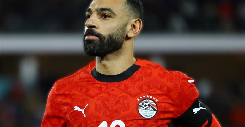 بعد قرار إراحة محمد صلاح.. لماذا يخشى اللاعبون العشب الصناعي؟