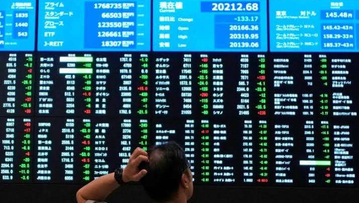 تباين الأسهم اليابانية عند الإغلاق.. و«نيكاي» يتراجع 0.05%