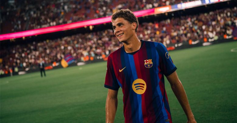 تشكيل برشلونة أمام راسينج سانتاندير في الدوري الإسباني.. موقف حمزة عبد الكريم