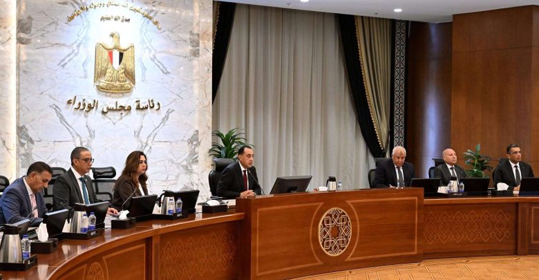 توجيهات عاجلة من رئيس الوزراء للمحافظين بشأن الأسواق