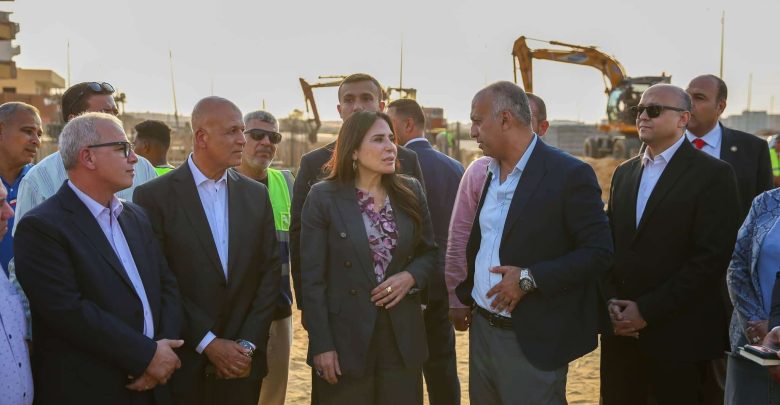 جولة مفاجأة.. وزيرة الإسكان تتفقد أعمال تطوير الحي المتميز بمدينة بدر