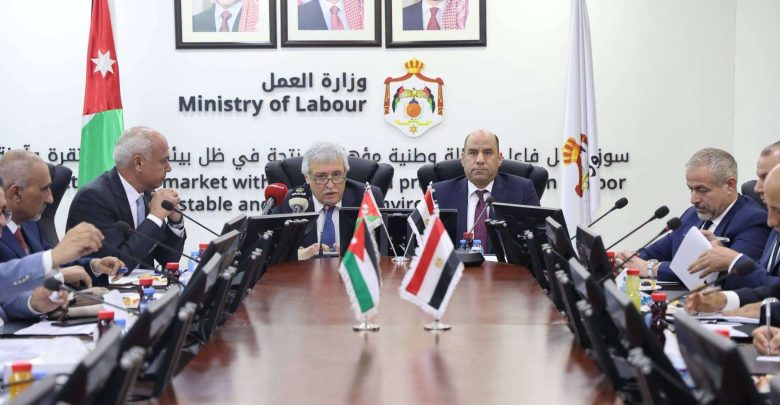 حسن رداد يبحث مع نظيره الأردني تعزيز سبل التعاون وتنظيم سوق العمل