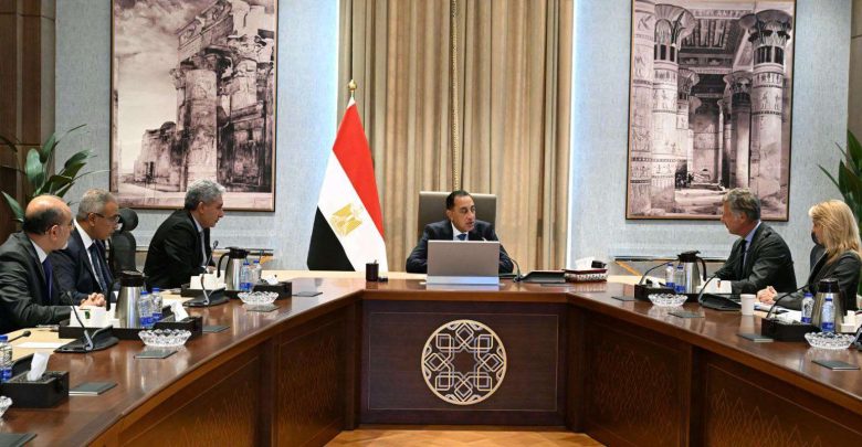 رئيس «أكور» لمدبولي: مصر تمثل سوقا واعدة للشركة.. ونستهدف إضافة 25 ألف غرفة فندقية