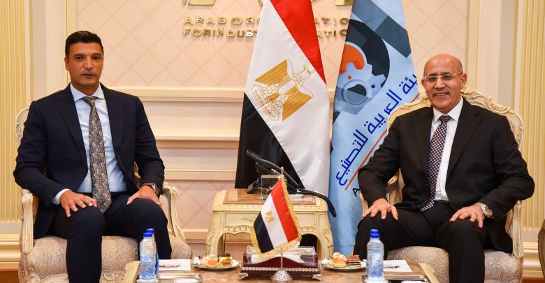 رئيس الهيئة العربية للتصنيع ووزير الصناعة يبحثان تعزيز الاستفادة من القدرات التصنيعية المتطورة بالهيئة