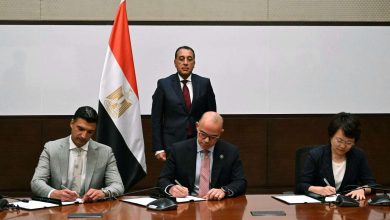 رئيس الوزراء يشهد توقيع مذكرة تفاهم لإقامة قاعدة لتخطيط وإنشاء مصانع السيارات ووسائل النقل المختلفة في مصر