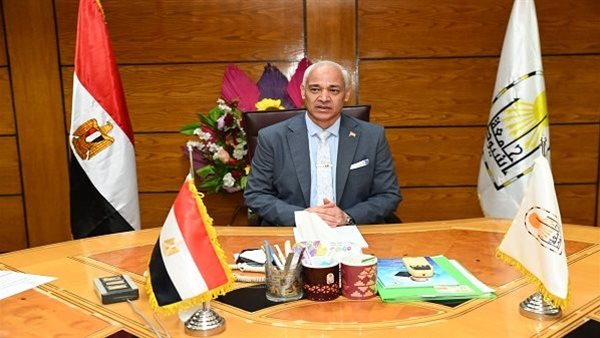 رئيس جامعة أسيوط يطلق مرحلة جديدة لخدمة المواطنين على مسار التحول الرقمي