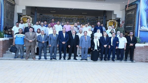 رئيس جامعة سوهاج يفتتح قاعة علمية جديدة بكلية التربية لدعم الباحثين