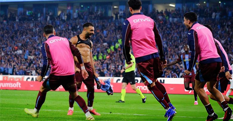 رد فعل ليفربول بعد هاتريك محمد صلاح أمام جالطة سراي