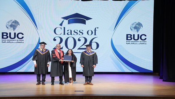 رسميًا.. جامعة بدر تصدر قرارًا وتكشف موقفها بشأن واقعة طالبة حفل التخرج