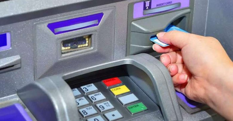 رسوم السحب من ATM بنك آخر.. تعرف على قيمة الخصم والحد الأقصى اليومي