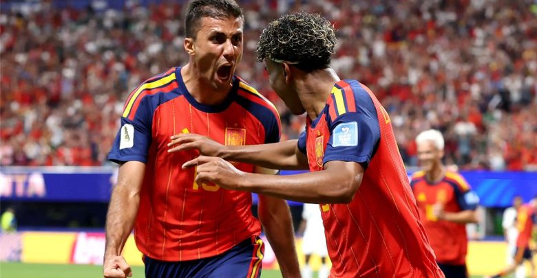 "رغم فوزه بجائزة الفيفا".. لامين يامال يصدم رودري ويختار أفضل لاعب في كأس العالم