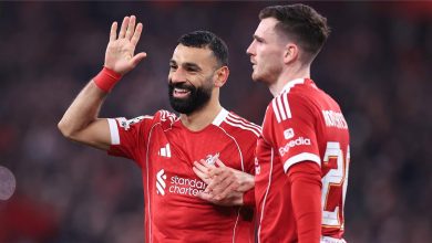 روبرتسون مدافعًا عن محمد صلاح: لا يمكن إبعاده عن التشكيل الأساسي مثل رونالدو