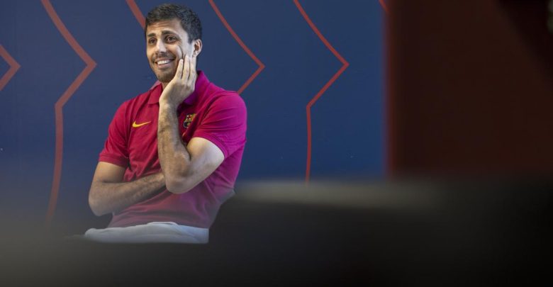 رودري: برشلونة اختار لاعبًا لدعمه في الكرة الذهبية.. ولهذا السبب غادرت مانشستر سيتي