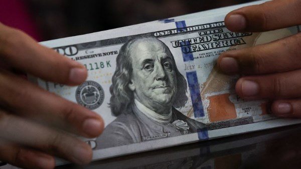 سعر الدولار اليوم الثلاثاء 8 سبتمبر 2026 بعد ارتفاعها في 9 بنوك