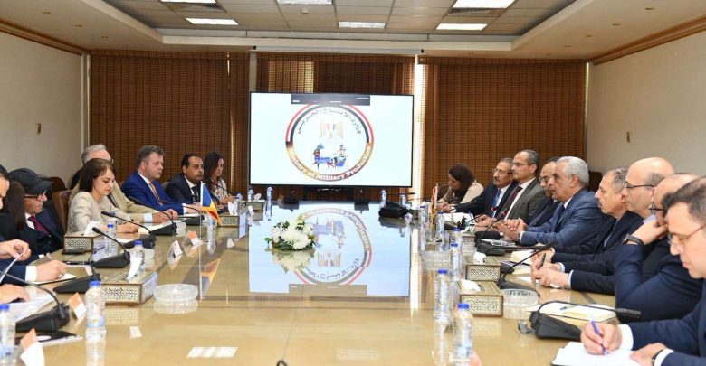 سفيرة رومانيا تشيد بما تمتلكه وزارة الإنتاج الحربي من قدرات تصنيعية متميزة وخبرات متراكمة
