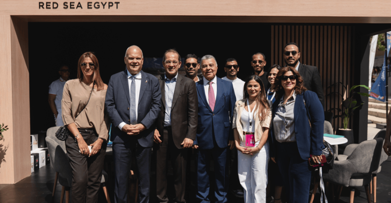 سوما باي تنضم كراعٍ ذهبي لقمة تيكني 2026