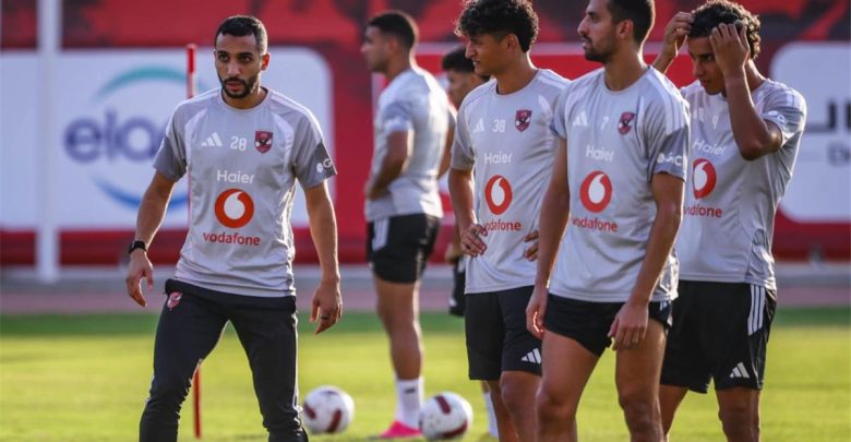 شوبير ينفعل بسبب قائمة غيابات الأهلي أمام المقاولون العرب