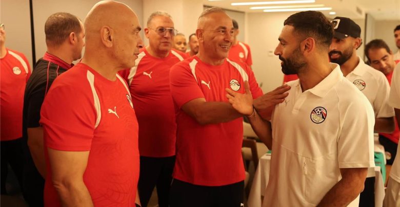 صور | لاعبو منتخب مصر يحتفلون بـ حسام وإبراهيم حسن.. ورسالة من محمد صلاح