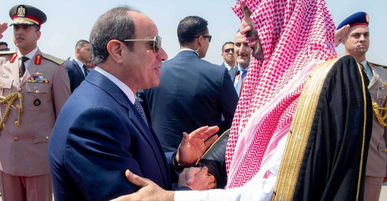 عاجل.. الرئيس السيسي يستقبل ولي العهد السعودي بمطار القاهرة