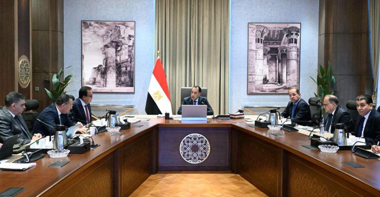 عاجل.. رئيس الوزراء يتابع توافر الأدوية والمستلزمات الطبية بمختلف المستشفيات