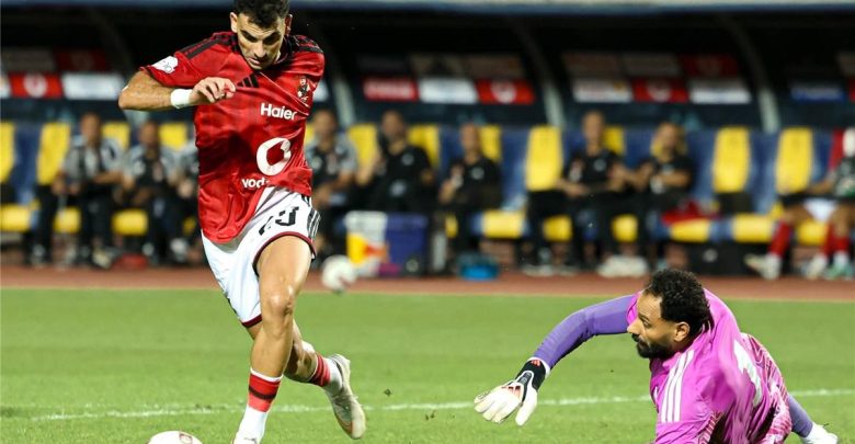 فيديو | الأهلي يتصدر جدول الدوري مؤقتًا بثنائية زيزو والشحات أمام أبو قير للأسمدة