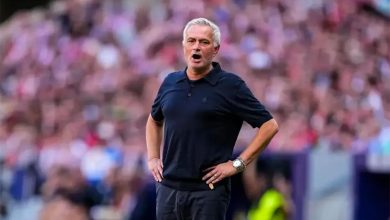 فيديو | تصرف مستفز من مورينيو يثير غضب أتلتيكو مدريد بعد الديربي